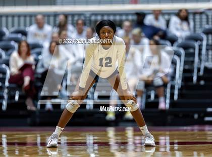 Thumbnail 2 in Tompkins vs. Keller (UIL 6A Semifinal) photogallery.
