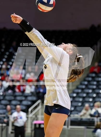 Thumbnail 3 in Tompkins vs. Keller (UIL 6A Semifinal) photogallery.