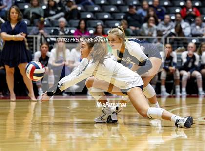 Thumbnail 2 in Tompkins vs. Keller (UIL 6A Semifinal) photogallery.