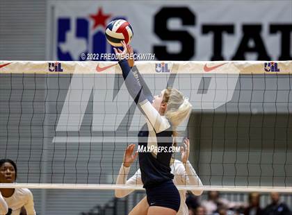 Thumbnail 3 in Tompkins vs. Keller (UIL 6A Semifinal) photogallery.