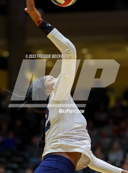 Thumbnail 2 in Tompkins vs. Keller (UIL 6A Semifinal) photogallery.