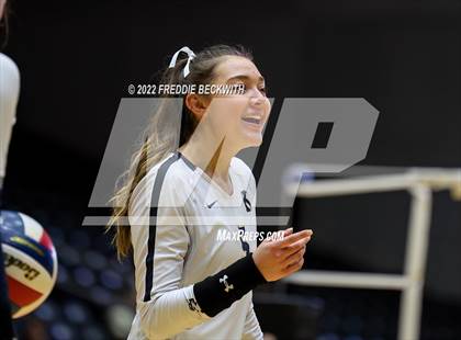 Thumbnail 1 in Tompkins vs. Keller (UIL 6A Semifinal) photogallery.