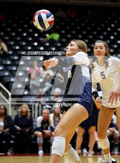 Thumbnail 1 in Tompkins vs. Keller (UIL 6A Semifinal) photogallery.