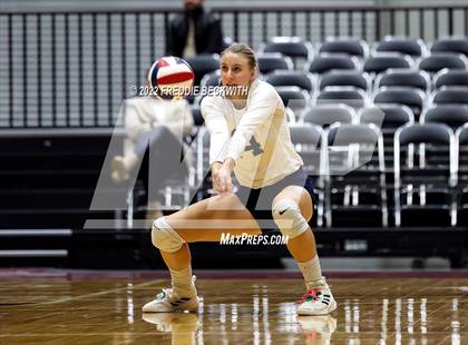 Thumbnail 2 in Tompkins vs. Keller (UIL 6A Semifinal) photogallery.
