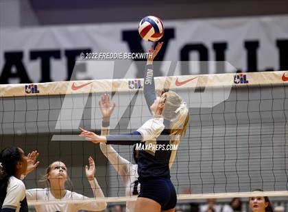 Thumbnail 3 in Tompkins vs. Keller (UIL 6A Semifinal) photogallery.