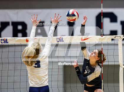 Thumbnail 2 in Tompkins vs. Keller (UIL 6A Semifinal) photogallery.
