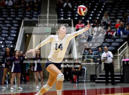 Thumbnail 2 in Tompkins vs. Keller (UIL 6A Semifinal) photogallery.
