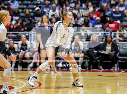 Thumbnail 2 in Tompkins vs. Keller (UIL 6A Semifinal) photogallery.