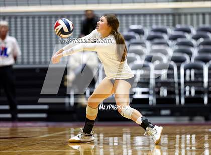 Thumbnail 2 in Tompkins vs. Keller (UIL 6A Semifinal) photogallery.