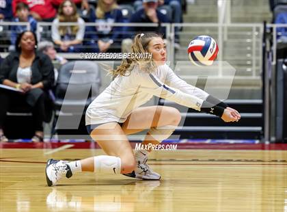 Thumbnail 2 in Tompkins vs. Keller (UIL 6A Semifinal) photogallery.