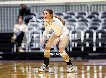 Thumbnail 3 in Tompkins vs. Keller (UIL 6A Semifinal) photogallery.
