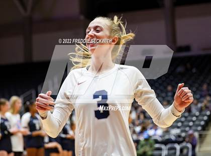 Thumbnail 1 in Tompkins vs. Keller (UIL 6A Semifinal) photogallery.