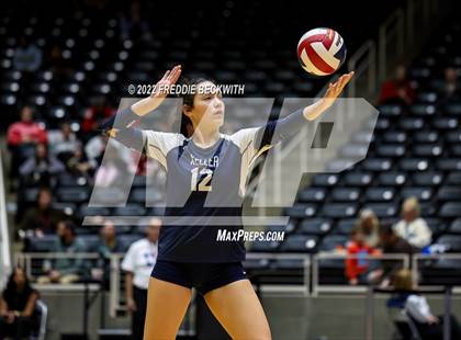 Thumbnail 1 in Tompkins vs. Keller (UIL 6A Semifinal) photogallery.