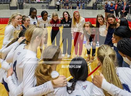 Thumbnail 2 in Tompkins vs. Keller (UIL 6A Semifinal) photogallery.