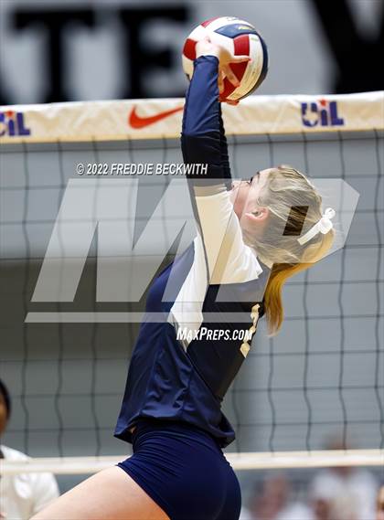 Thumbnail 1 in Tompkins vs. Keller (UIL 6A Semifinal) photogallery.