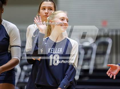 Thumbnail 3 in Tompkins vs. Keller (UIL 6A Semifinal) photogallery.