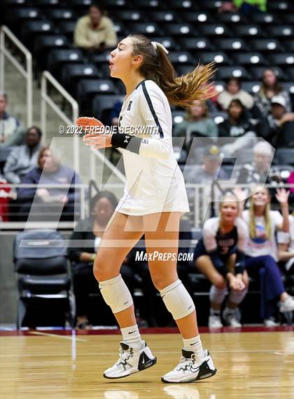 Thumbnail 3 in Tompkins vs. Keller (UIL 6A Semifinal) photogallery.