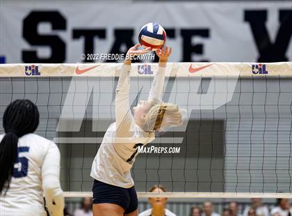 Thumbnail 3 in Tompkins vs. Keller (UIL 6A Semifinal) photogallery.
