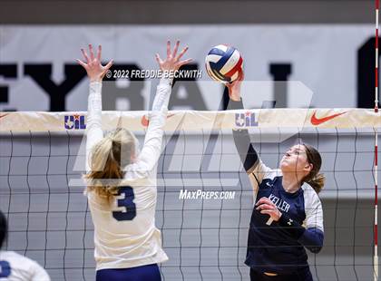 Thumbnail 3 in Tompkins vs. Keller (UIL 6A Semifinal) photogallery.