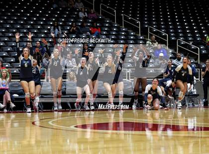 Thumbnail 2 in Tompkins vs. Keller (UIL 6A Semifinal) photogallery.