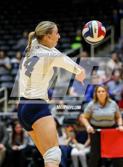 Thumbnail 3 in Tompkins vs. Keller (UIL 6A Semifinal) photogallery.