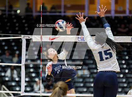 Thumbnail 3 in Tompkins vs. Keller (UIL 6A Semifinal) photogallery.