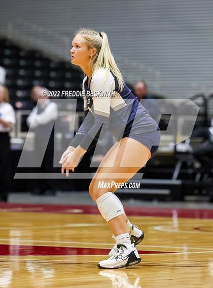 Thumbnail 2 in Tompkins vs. Keller (UIL 6A Semifinal) photogallery.