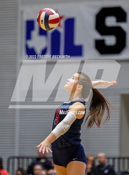 Thumbnail 3 in Tompkins vs. Keller (UIL 6A Semifinal) photogallery.