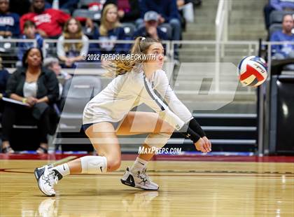 Thumbnail 3 in Tompkins vs. Keller (UIL 6A Semifinal) photogallery.
