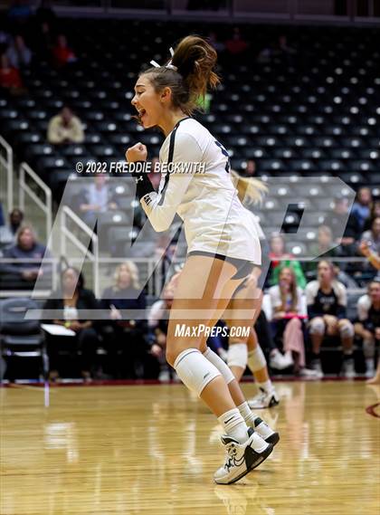 Thumbnail 1 in Tompkins vs. Keller (UIL 6A Semifinal) photogallery.
