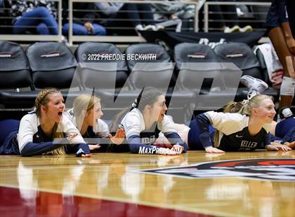 Thumbnail 3 in Tompkins vs. Keller (UIL 6A Semifinal) photogallery.