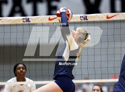 Thumbnail 3 in Tompkins vs. Keller (UIL 6A Semifinal) photogallery.