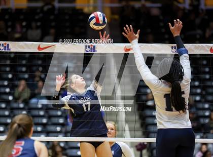 Thumbnail 2 in Tompkins vs. Keller (UIL 6A Semifinal) photogallery.