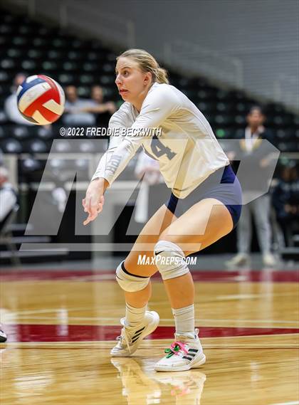 Thumbnail 3 in Tompkins vs. Keller (UIL 6A Semifinal) photogallery.