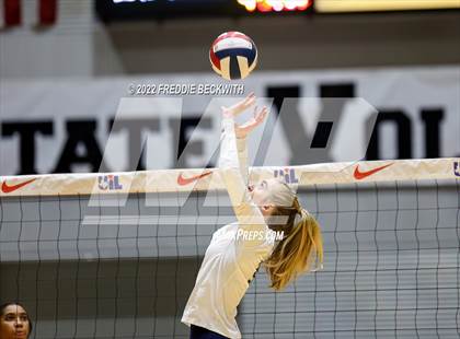 Thumbnail 3 in Tompkins vs. Keller (UIL 6A Semifinal) photogallery.