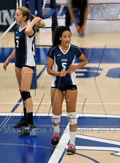 Thumbnail 2 in Viewpoint vs Windward (CIF SS D3AA Final) photogallery.