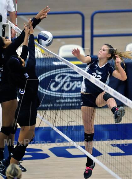 Thumbnail 2 in Viewpoint vs Windward (CIF SS D3AA Final) photogallery.