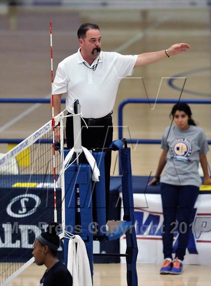 Thumbnail 3 in Viewpoint vs Windward (CIF SS D3AA Final) photogallery.