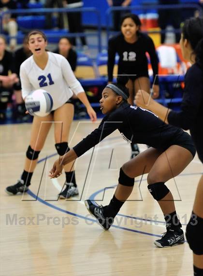 Thumbnail 2 in Viewpoint vs Windward (CIF SS D3AA Final) photogallery.