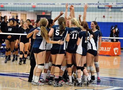 Thumbnail 1 in Viewpoint vs Windward (CIF SS D3AA Final) photogallery.