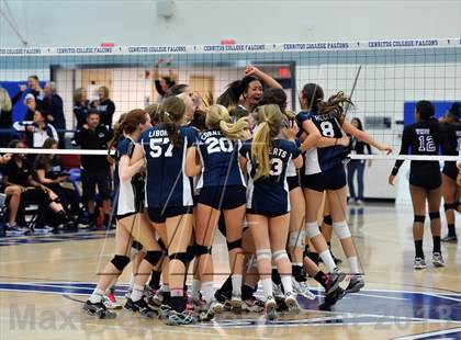 Thumbnail 3 in Viewpoint vs Windward (CIF SS D3AA Final) photogallery.