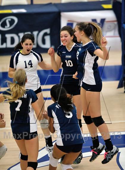 Thumbnail 1 in Viewpoint vs Windward (CIF SS D3AA Final) photogallery.