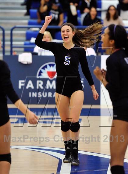 Thumbnail 2 in Viewpoint vs Windward (CIF SS D3AA Final) photogallery.