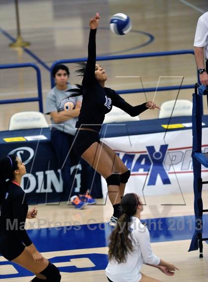 Thumbnail 3 in Viewpoint vs Windward (CIF SS D3AA Final) photogallery.