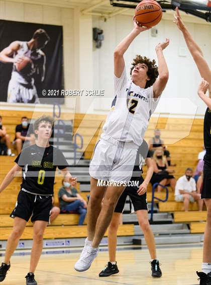 Thumbnail 1 in Del Oro @ Oak Ridge photogallery.