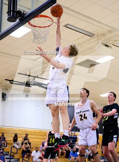Thumbnail 1 in Del Oro @ Oak Ridge photogallery.
