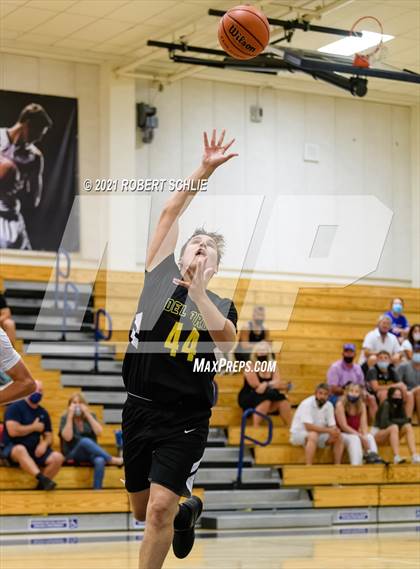 Thumbnail 3 in Del Oro @ Oak Ridge photogallery.