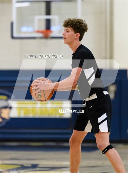 Thumbnail 2 in Del Oro @ Oak Ridge photogallery.