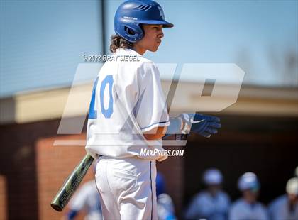 Thumbnail 1 in Moore @ Deer Creek photogallery.