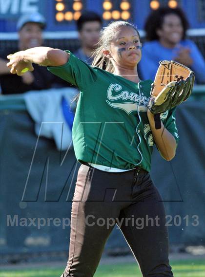 Thumbnail 2 in Concord vs. Clayton Valley (CIF NCS D2 Final) photogallery.